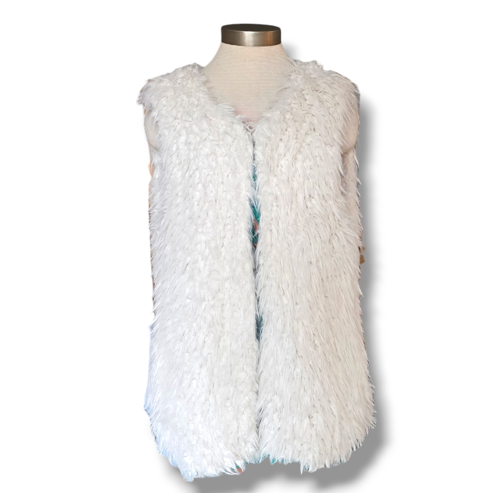 TWO by Vince Camuto faux fur vest. Antique white. Size large
